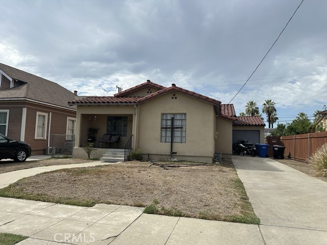 1063 N Gordon