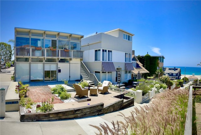 132 8th Street, Manhattan Beach, California 90266, 3 Bedrooms Bedrooms, ,3 BathroomsBathrooms,Residential,Sold,8th,SB23120971