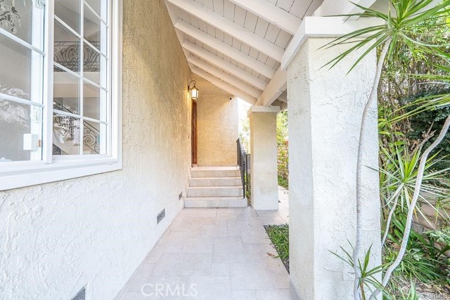 Image 2 for 10211 Clematis Court, Los Angeles, CA 90077