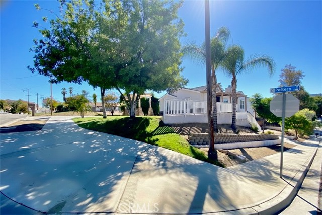 Detail Gallery Image 4 of 36 For 1212 W Pottery St, Lake Elsinore,  CA 92530 - 3 Beds | 2 Baths