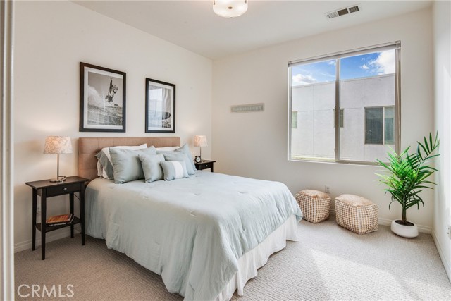 Detail Gallery Image 7 of 60 For 12921 Mission Avenue #102,  Hawthorne,  CA 90250 - 2 Beds | 2/1 Baths