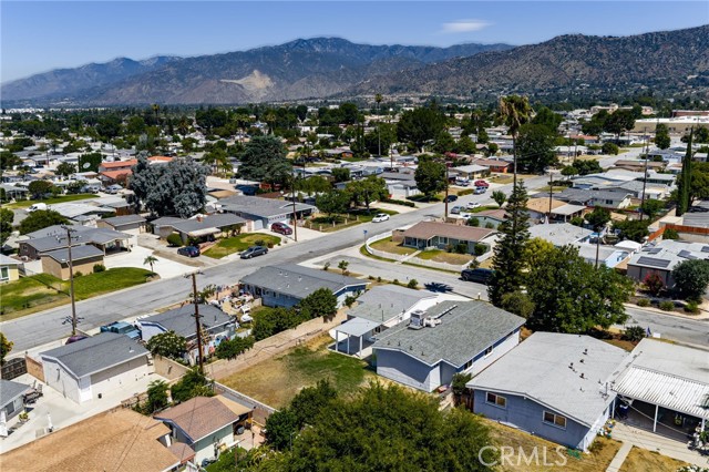 610 W Glen Lyn Drive, Glendora CA: https://media.crmls.org/medias/a962be88-5974-4339-97c5-052f847cdd6a.jpg