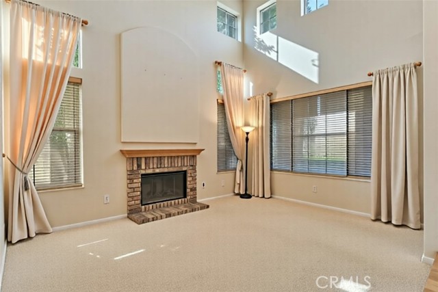 Detail Gallery Image 10 of 46 For 14218 Yellowstone Ln, Canyon Country,  CA 91387 - 6 Beds | 4 Baths