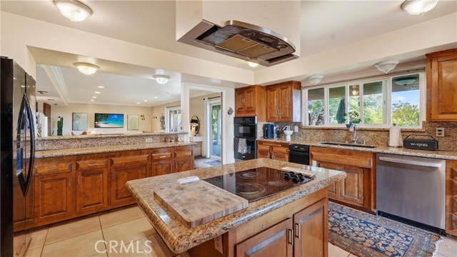 Detail Gallery Image 20 of 62 For 1414 N Raymond, Fullerton,  CA 92831 - 5 Beds | 3/1 Baths