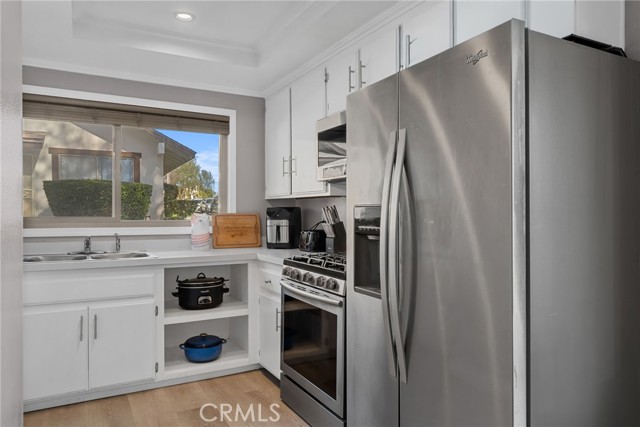 Detail Gallery Image 8 of 23 For 5523 Pioneer Bld, Whittier,  CA 90601 - 2 Beds | 2/1 Baths