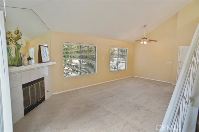 Detail Gallery Image 4 of 24 For 23933 Del Monte Dr #24,  Valencia,  CA 91355 - 2 Beds | 2 Baths