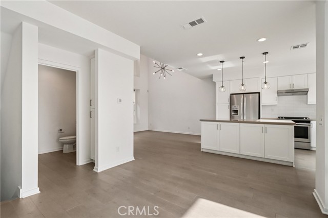 170 Fable, Irvine CA: https://media.crmls.org/medias/a963bb2d-0a93-4bcf-bbd2-7c8f10cffa0e.jpg