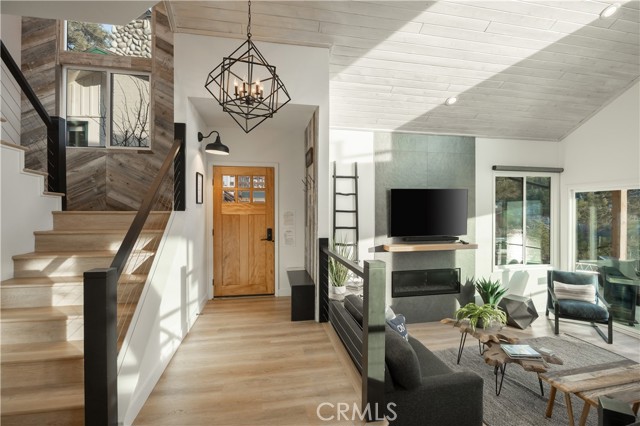 Detail Gallery Image 13 of 35 For 38994 Willow Landing, Big Bear Lake,  CA 92315 - 4 Beds | 3 Baths