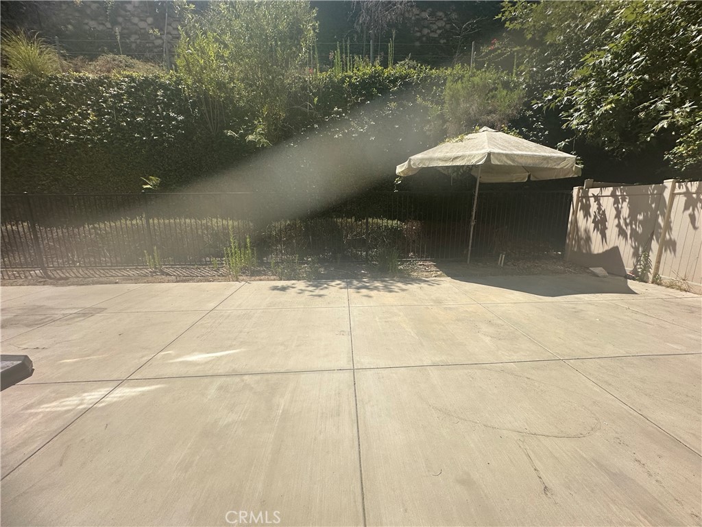https://media.crmls.org/medias/a96512ca-bcb0-48b7-b423-094439d17e08.jpg?preset=X-Large
