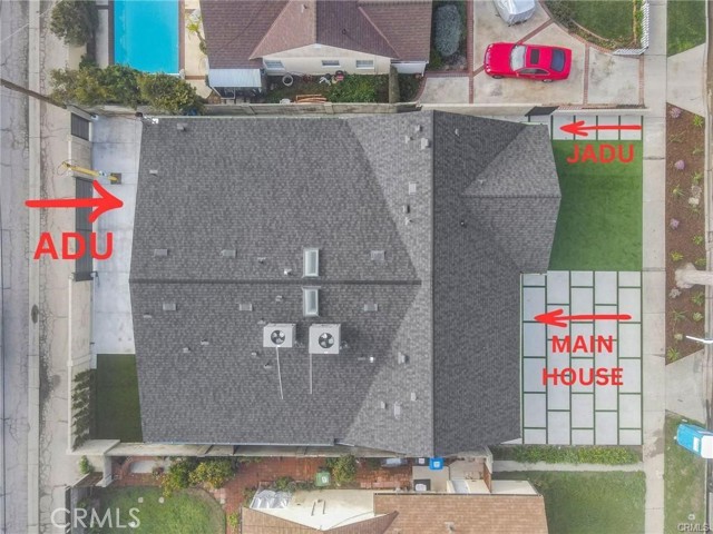 Detail Gallery Image 4 of 36 For 7842 Lasaine Ave, Northridge,  CA 91325 - 7 Beds | 5/1 Baths