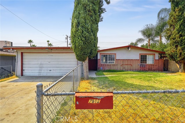 Detail Gallery Image 1 of 31 For 7012 Newbury Ave, San Bernardino,  CA 92404 - 4 Beds | 2 Baths