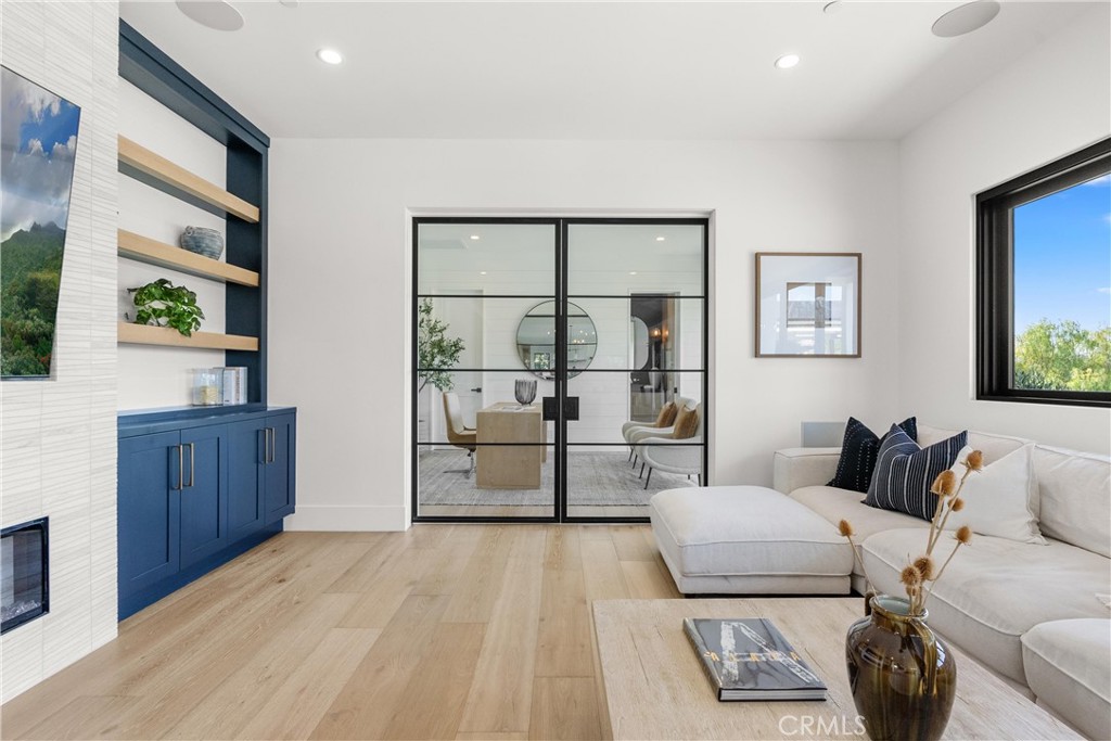 MLS #OC25251950 image #22