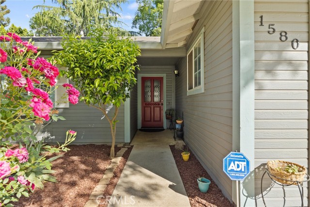 Detail Gallery Image 4 of 29 For 1580 La Linda Ln, Chico,  CA 95926 - 3 Beds | 2 Baths