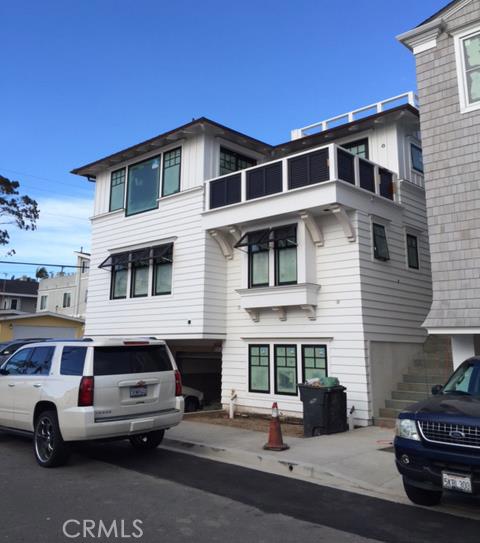 548 Pine Street, Hermosa Beach, California 90254, 4 Bedrooms Bedrooms, ,2 BathroomsBathrooms,Residential,Sold,Pine,SB16049210