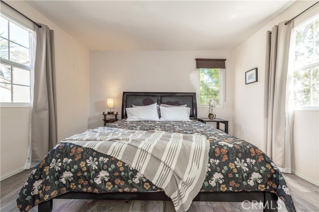 80 Great, Irvine CA: https://media.crmls.org/medias/a9690210-1128-43a0-af9f-085beda8767c.jpg