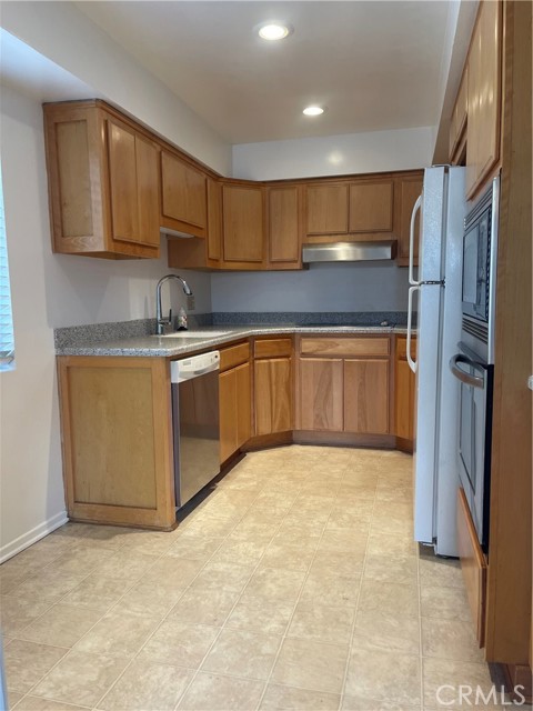 Detail Gallery Image 17 of 25 For 972 E California Bld #306,  Pasadena,  CA 91106 - 2 Beds | 2 Baths