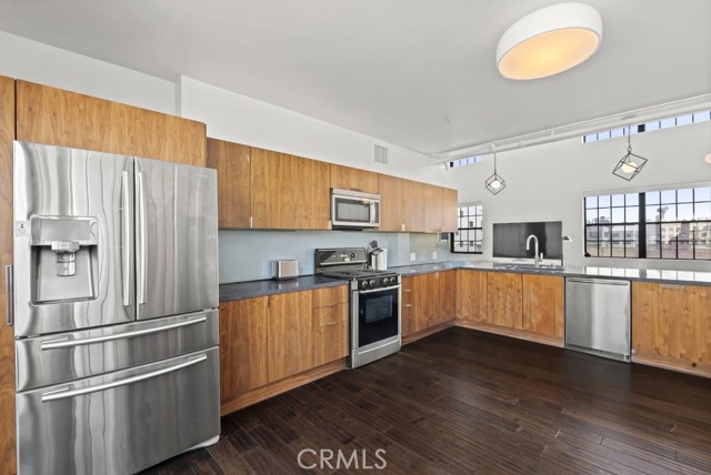 Detail Gallery Image 11 of 52 For 746 S Los Angeles St #1201,  Los Angeles,  CA 90014 - 2 Beds | 3 Baths