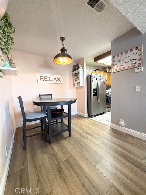 Detail Gallery Image 7 of 14 For 2409 Country, Santa Maria,  CA 93455 - 2 Beds | 2 Baths