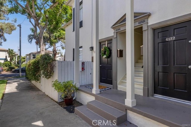 4130 West Toluca Lake Ave, Burbank CA: https://media.crmls.org/medias/a96a1ffe-5367-426d-8887-1ad7e34e4508.jpg