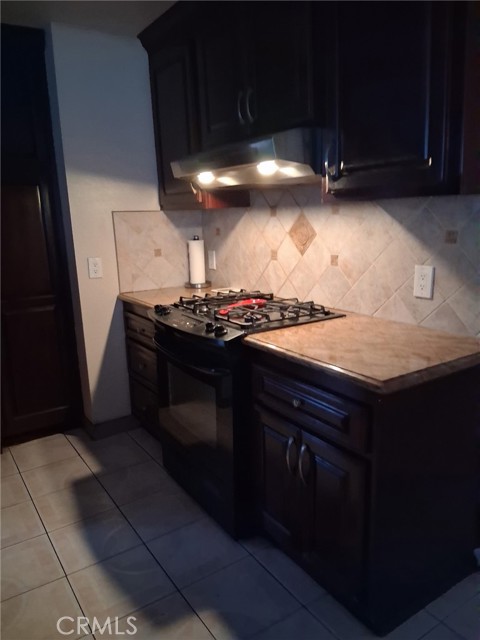 Detail Gallery Image 10 of 15 For 1056 N Fries, Wilmington,  CA 90744 - 3 Beds | 2 Baths