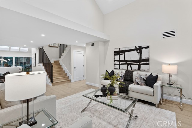 Detail Gallery Image 2 of 45 For 5506 Forest Cove, Agoura Hills,  CA 91301 - 4 Beds | 3/1 Baths