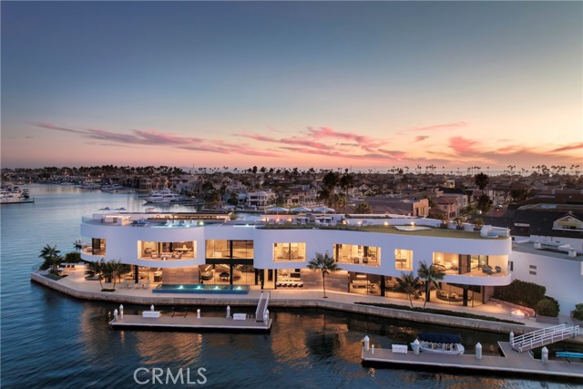 3 The Point, Coronado CA: https://media.crmls.org/medias/a96b9d17-af99-446b-9394-b2126b95dd32.jpg