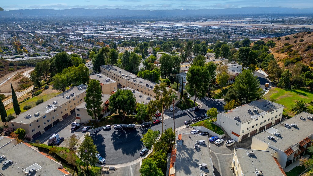 Detail Gallery Image 38 of 38 For 7951 via Latina, Burbank,  CA 91504 - 2 Beds | 2/1 Baths