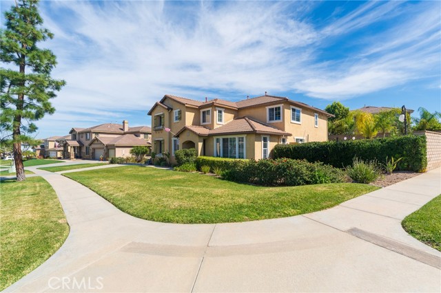 Detail Gallery Image 4 of 32 For 2295 Shanna Carle Dr, Corona,  CA 92882 - 4 Beds | 3/1 Baths