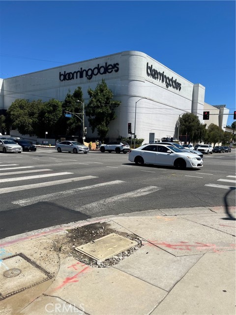 Close to the Fashion Center!