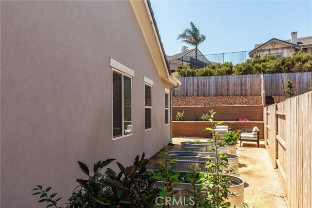 Detail Gallery Image 37 of 41 For 1422 Black Oak Dr, Santa Maria,  CA 93455 - 4 Beds | 3/1 Baths
