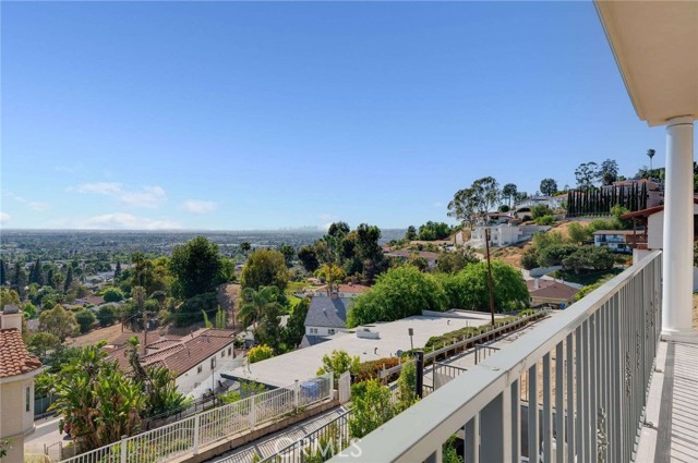 11837 Rideout Way, Whittier CA: https://media.crmls.org/medias/a9705295-ce07-4901-bc49-60e4f3cd1942.jpg