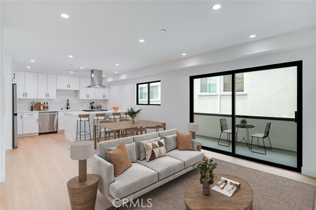 1334 9th Street, Santa Monica CA: https://media.crmls.org/medias/a9710d86-37be-4102-a304-17e2a1077fea.jpg