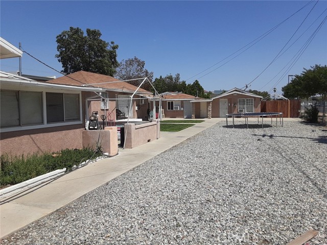 8925 Juniper Ave, Fontana, CA 92335