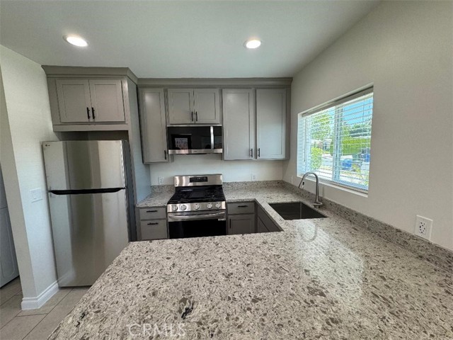 7851 Vicky Avenue, West Hills CA: https://media.crmls.org/medias/a972a040-f83f-4b12-8ee4-00ddd9d7a423.jpg