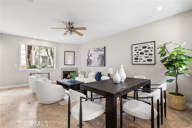 Detail Gallery Image 3 of 23 For 406 E Bay Ave #10,  Newport Beach,  CA 92661 - 2 Beds | 2/1 Baths