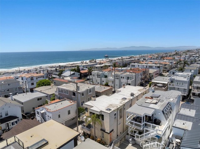 317 1st Place, Manhattan Beach, California 90266, 3 Bedrooms Bedrooms, ,2 BathroomsBathrooms,Residential,Sold,1st,SB24124776