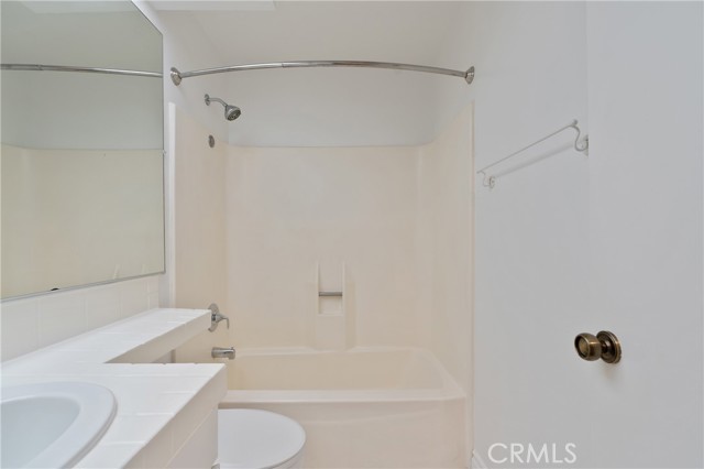 Detail Gallery Image 17 of 23 For 3231 Cheviot Vista Pl #307,  Los Angeles,  CA 90034 - 3 Beds | 2 Baths