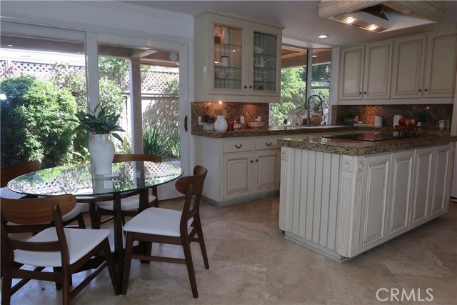 Detail Gallery Image 14 of 51 For 16802 Kamalii, Huntington Beach,  CA 92649 - 6 Beds | 5/1 Baths