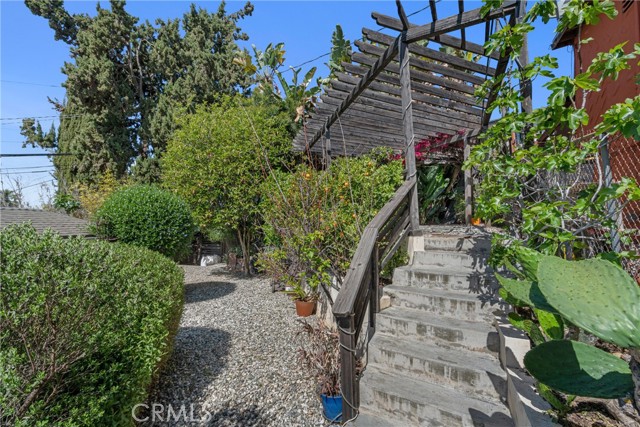 3611 Loosmore Street, Los Angeles CA: https://media.crmls.org/medias/a975352f-7a4b-477f-9f98-89c5d32066cd.jpg