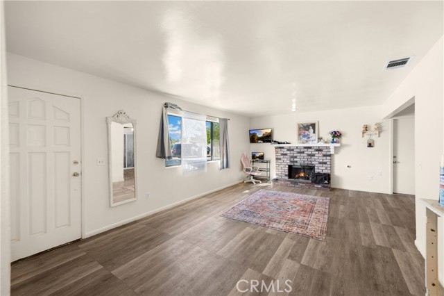 Detail Gallery Image 6 of 28 For 11865 Pecos Rd, Apple Valley,  CA 92308 - 3 Beds | 2 Baths