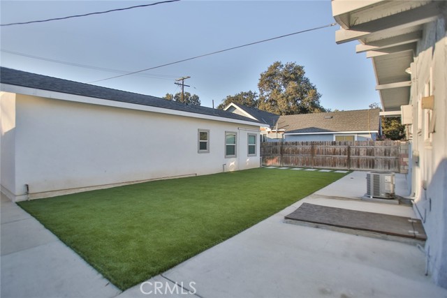 408 S Flower Street, Santa Ana CA: https://media.crmls.org/medias/a9766115-ef35-4aba-bc27-c879e2be74f5.jpg