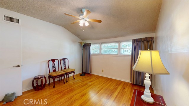 13322 Valleyheart N Drive, Sherman Oaks CA: https://media.crmls.org/medias/a9771754-da71-49cf-8f7e-d63db36f45c4.jpg