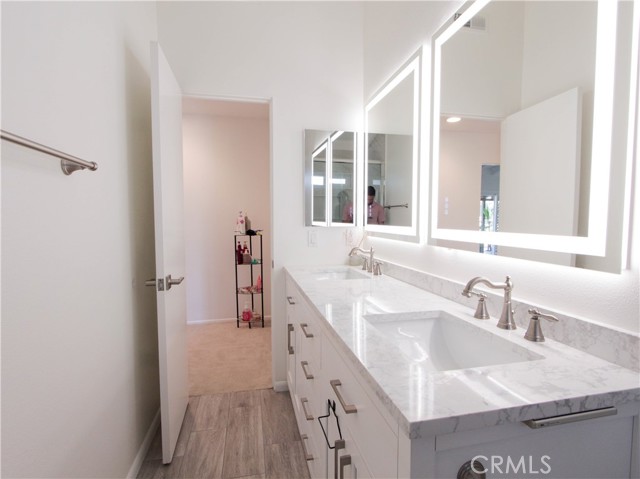 835 Amigos Way, Newport Beach CA: https://media.crmls.org/medias/a9775fde-1927-4f7a-9ea4-80e77160be02.jpg