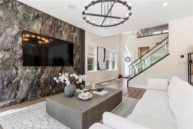 Image 6 of 31 For 440 Riverbend