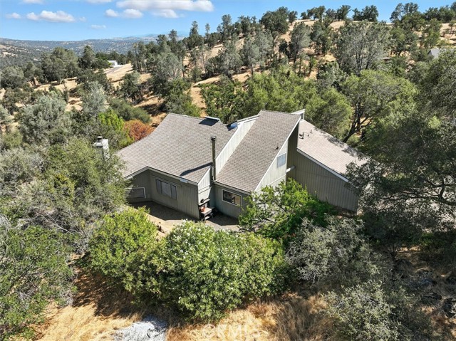 42480 Ranger Circle Way, Coarsegold CA: https://media.crmls.org/medias/a97870bd-7898-411f-8ca9-3842dbfb3780.jpg