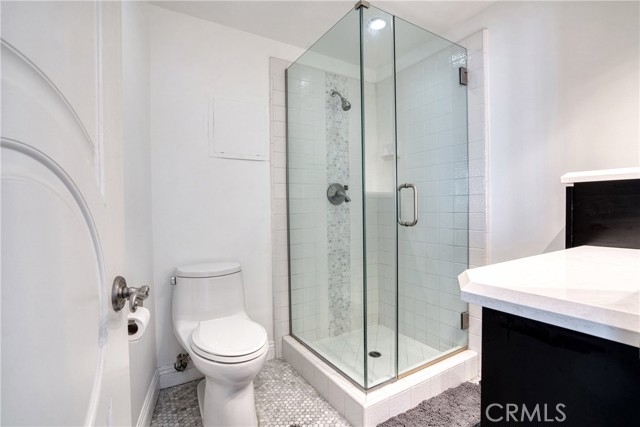 700 E Ocean Boulevard, Long Beach CA: https://media.crmls.org/medias/a9787af3-3094-4e24-a77f-a915c5ea503b.jpg