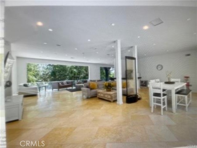 Detail Gallery Image 23 of 25 For 5353 Shirley, Tarzana,  CA 91356 - 5 Beds | 4 Baths