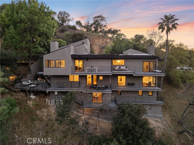 Detail Gallery Image 1 of 61 For 3250 Coldwater Canyon Ave, Studio City,  CA 91604 - 4 Beds | 4 Baths