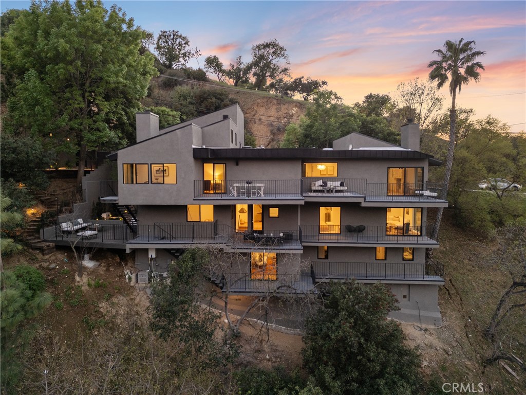 3250 Coldwater Canyon AvenueStudio City img 6