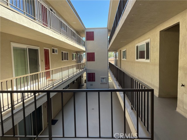 Detail Gallery Image 16 of 22 For 5301 E the Toledo #201,  Long Beach,  CA 90803 - 2 Beds | 2 Baths
